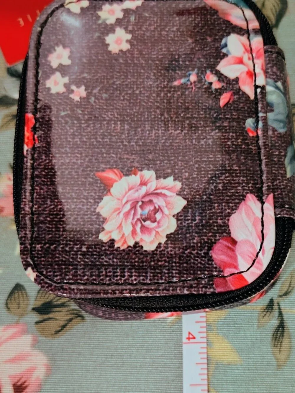 Kelly & Katie NWT Travel Pill Case Floral Zip